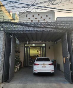 Chính chủ giảm giá sâu bán nhà riêng, sân để xe 7 chỗ, sổ hồng, hẻm xe tải