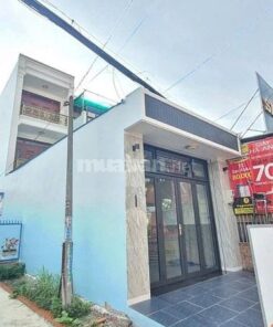 Bán nhà mặt tiền đường Trần Văn Mười, Hóc Môn, 2 lầu, sổ hồng riêng