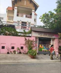 BIỆT THỰ CẠNH CHỢ PHÚ THUÂN, Q7