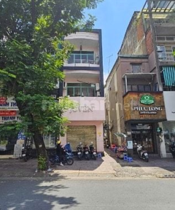 Bán nhà 3 mặt tiền Lê Văn Sỹ, phường 14, Quận 3, phong thủy tốt
